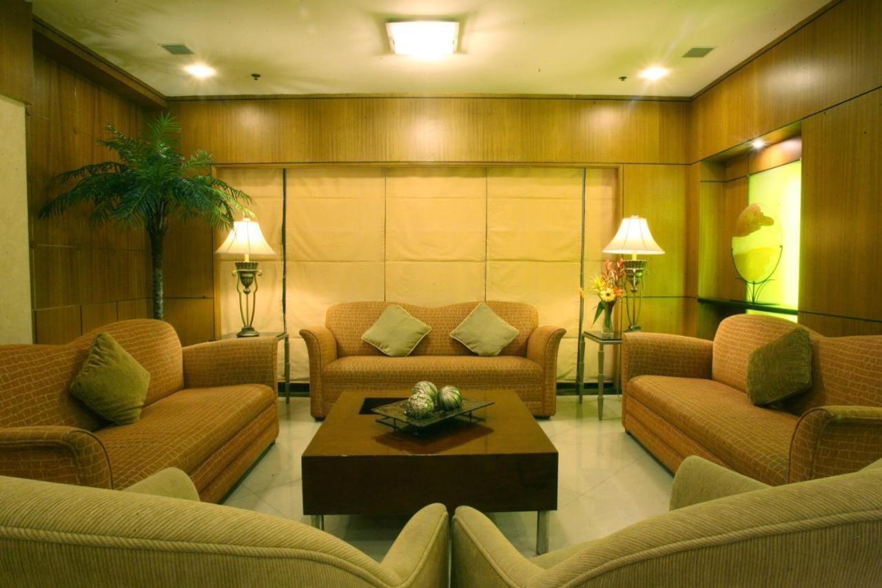 Herald Suites Solana Makati City Exterior foto